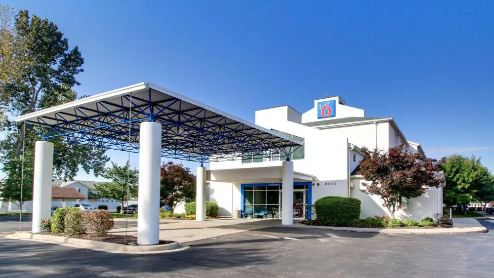 Motel 6 Springfield, IL hotel hero