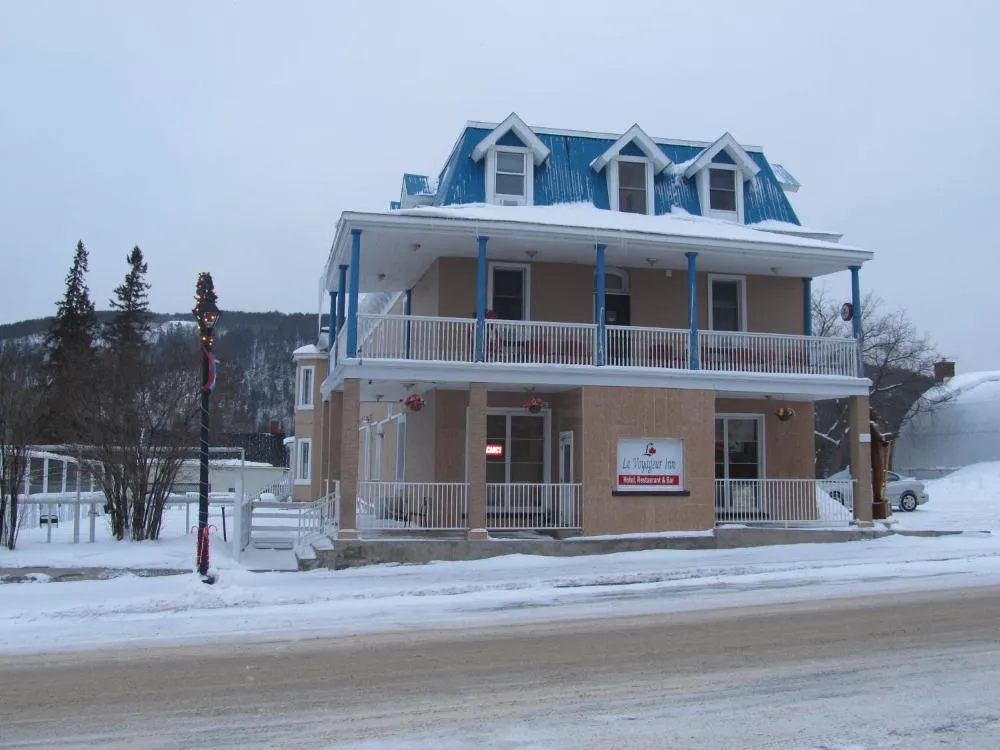 Le Voyageur Inn hotel hero