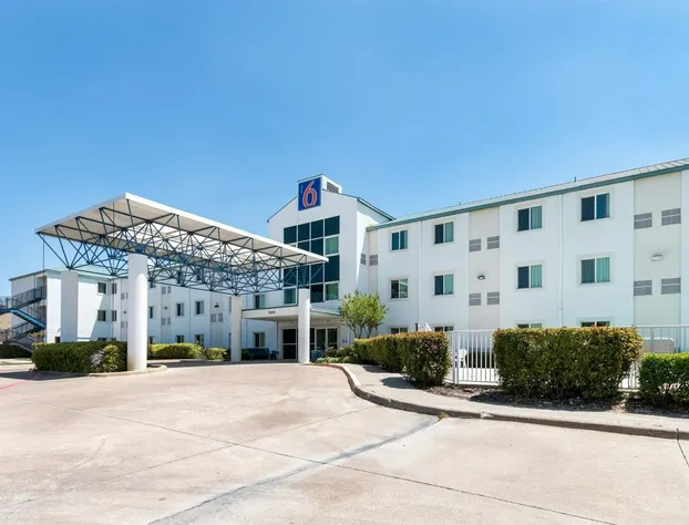 Motel 6 Irving, TX - DFW Airport North hotel detail image 3