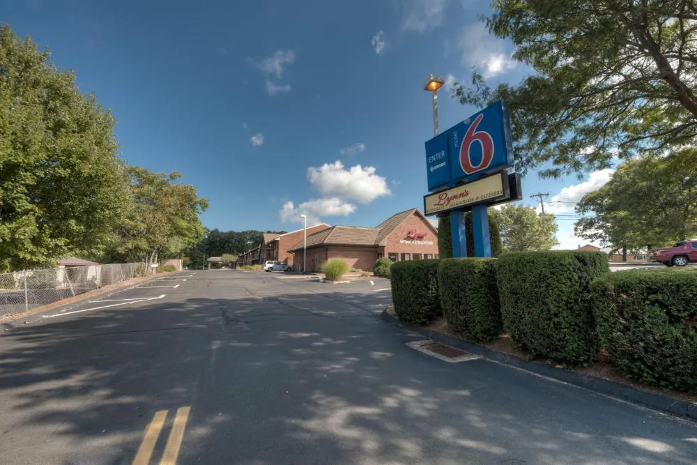 Motel 6 New Haven - Branford, CT hotel hero