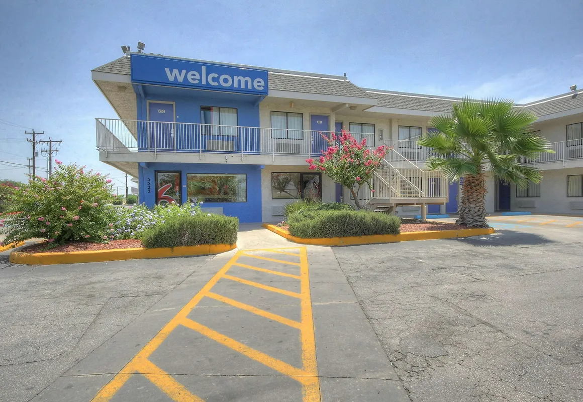 Motel 6 San Antonio, TX - Fort Sam Houston hotel hero
