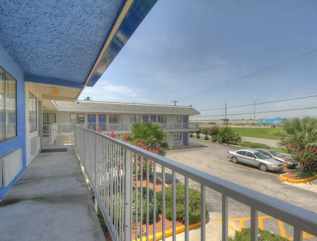 Motel 6 San Antonio, TX - Fort Sam Houston hotel detail image 4