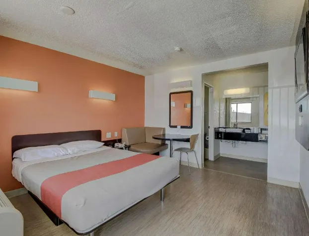 Motel 6 San Antonio, TX - Fort Sam Houston hotel detail image 1