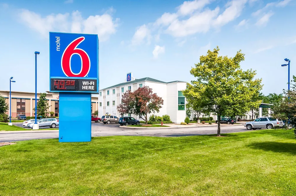 Motel 6 Joliet, IL - Chicago - I-55 hotel hero