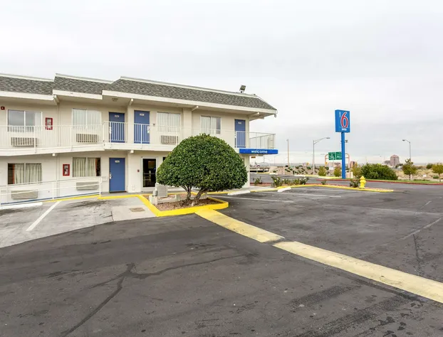 Motel 6 Albuquerque, NM - South - Airport hotel detail image 2