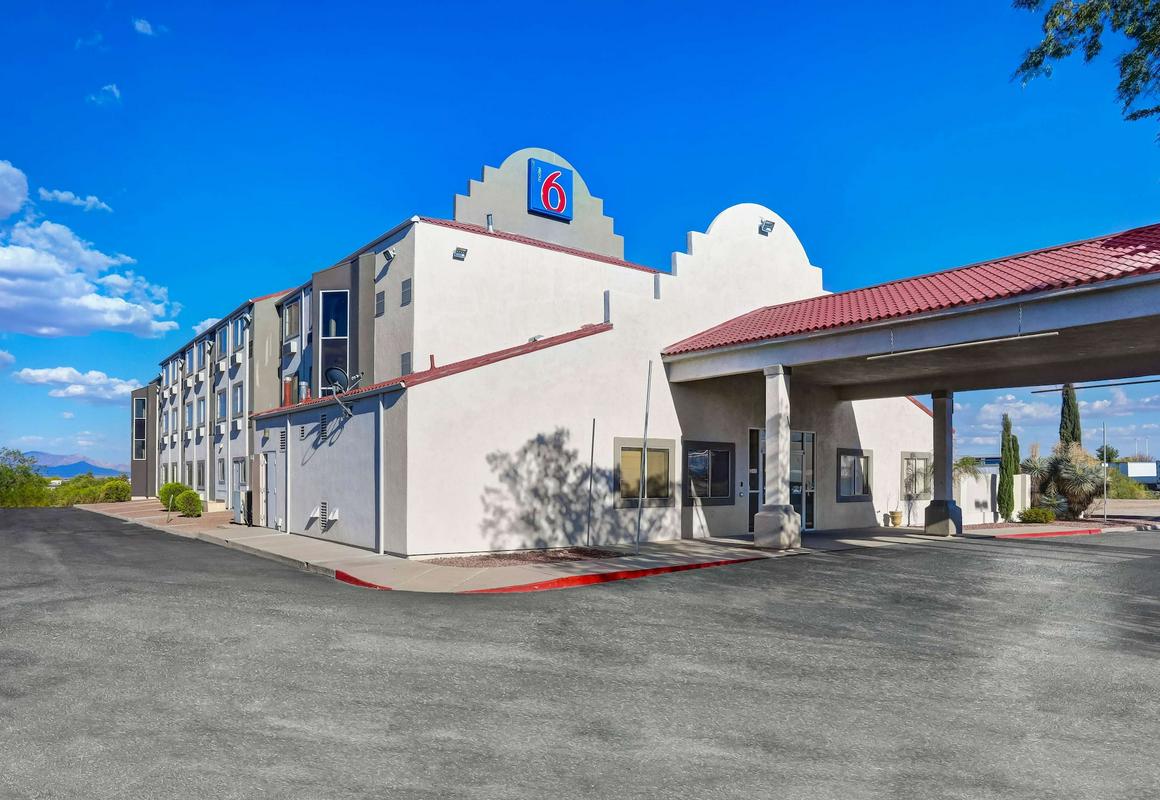 Motel 6 Benson, AZ hotel hero