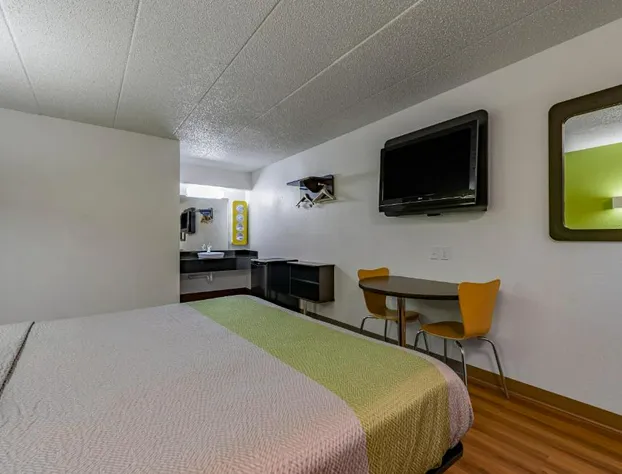 Days Inn by Wyndham Cincinnati I-71 hotel detail image 3