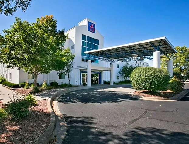 Motel 6 Brooklyn Center, MN - Minneapolis hotel detail image 3