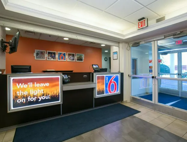 Motel 6 Brooklyn Center, MN - Minneapolis hotel detail image 4