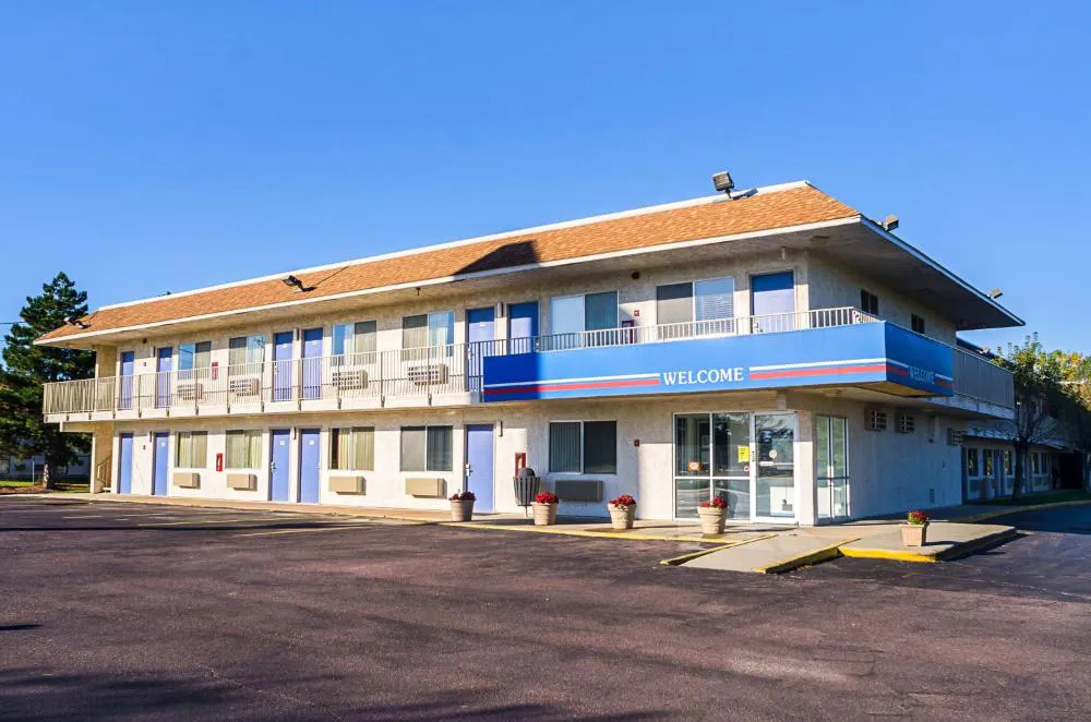 Motel 6 Mitchell, SD hotel hero