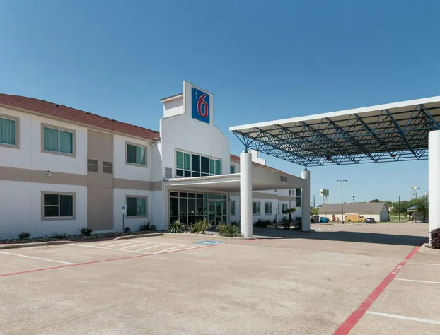 Motel 6 Hillsboro, TX hotel detail image 1