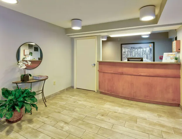 Super 8 by Wyndham Diberville Biloxi Area hotel detail image 4