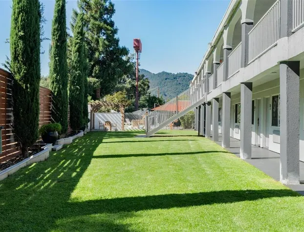 The Orchard Hotel Ukiah Mendocino County hotel detail image 3