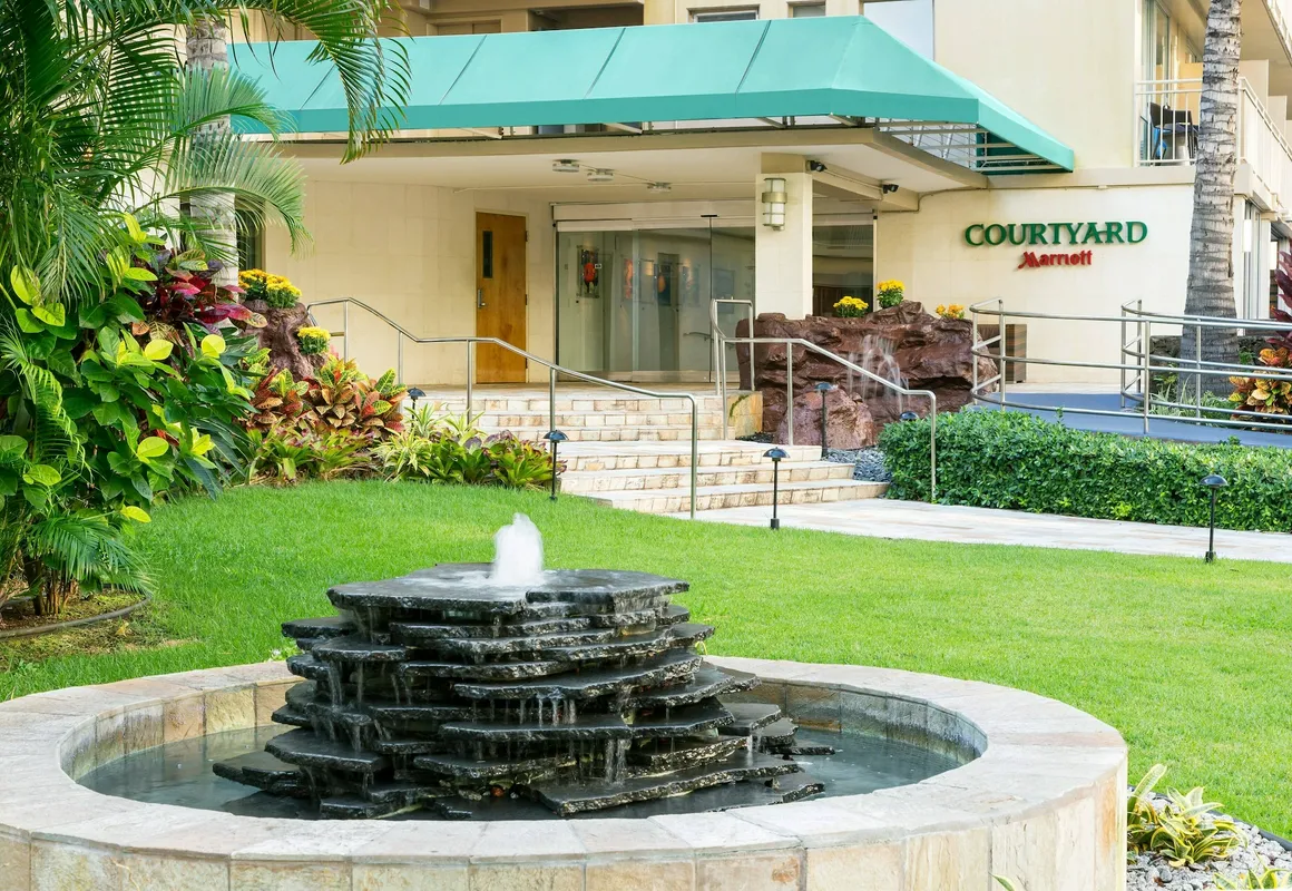 Courtyard by Marriott Waikiki Beach hotel hero