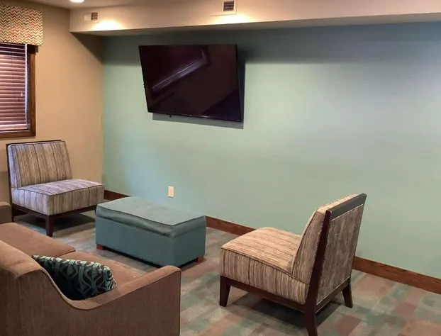 Super 8 by Wyndham Lincoln West hotel detail image 2