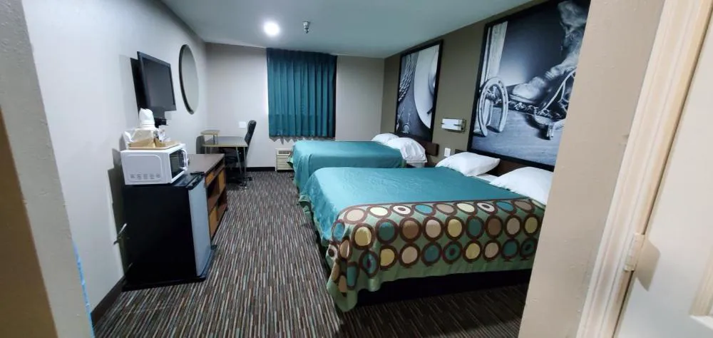 Super 8 by Wyndham Chickasha hotel detail image 2