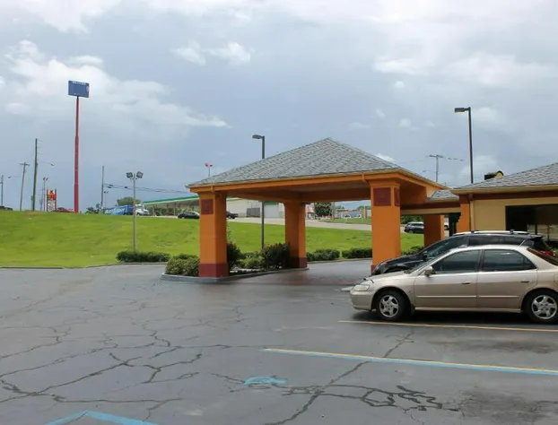 Howard Johnson by Wyndham Vicksburg hotel detail image 2