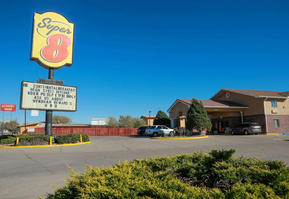 Super 8 by Wyndham Gallup hotel hero