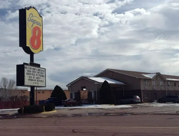 Super 8 by Wyndham Gallup hotel detail image 2