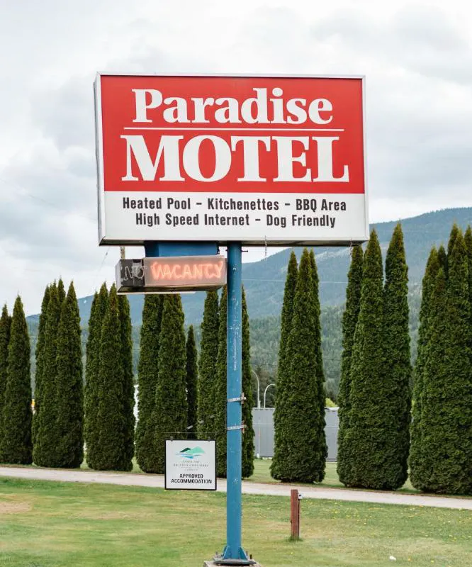 Paradise Motel hotel hero