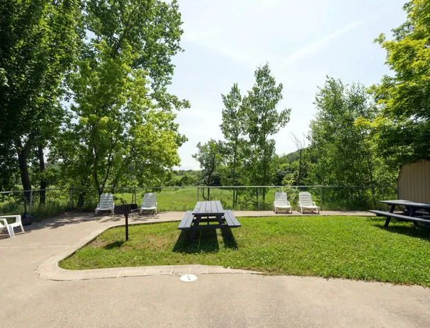 Super 8 by Wyndham White River Junction hotel detail image 3