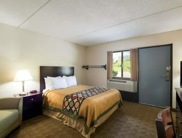 Super 8 by Wyndham White River Junction hotel detail image 4