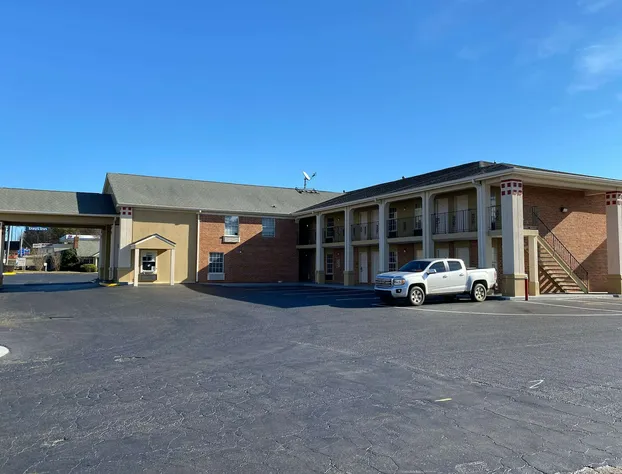 Super 8 by Wyndham Covington hotel detail image 1