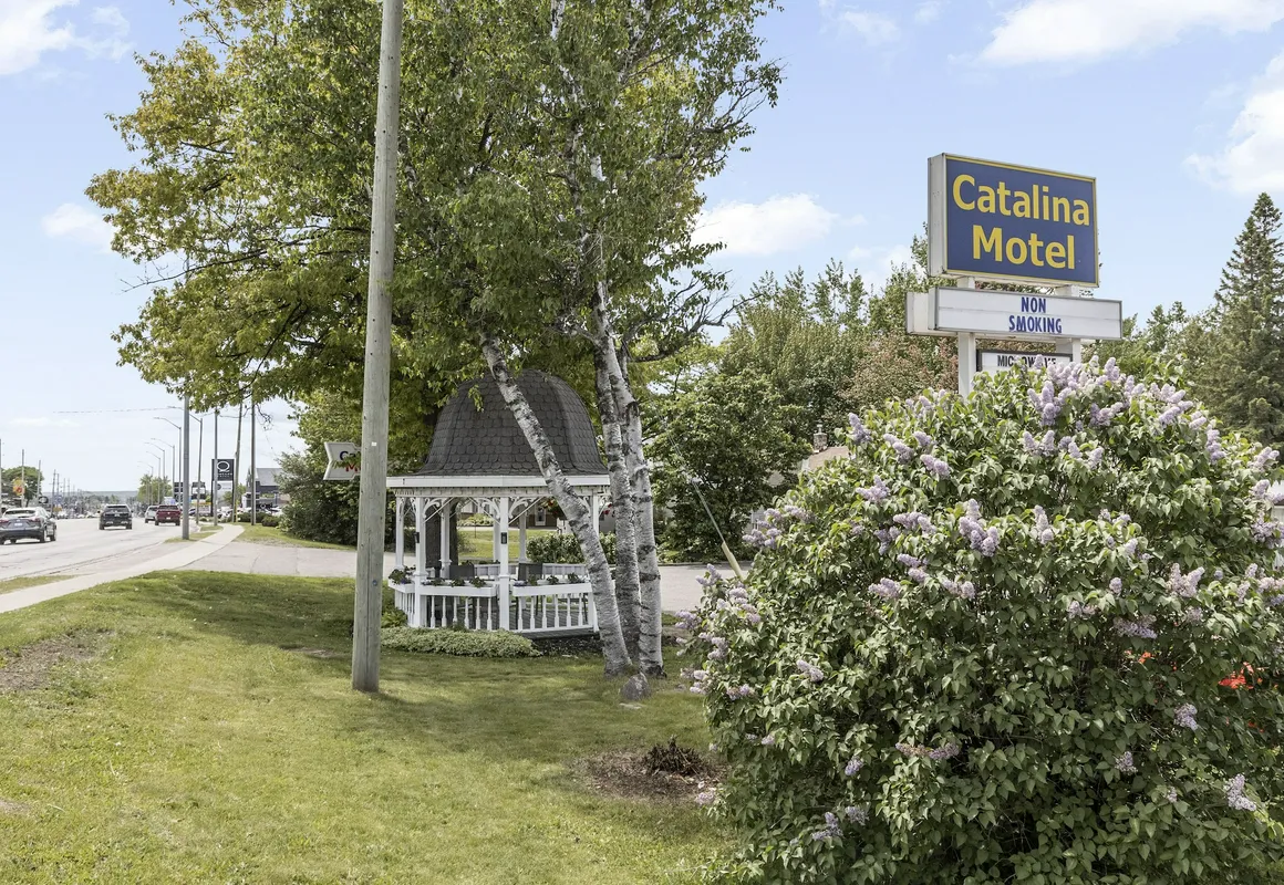 Catalina Motel hotel hero