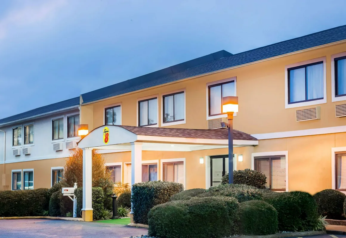 Super 8 by Wyndham Jonesboro hotel hero