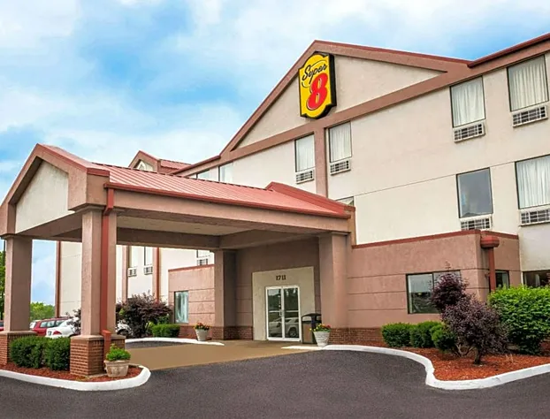 Super 8 by Wyndham Pevely hotel detail image 1