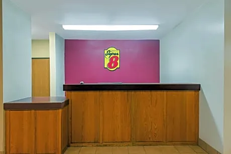 Super 8 by Wyndham Pevely hotel detail image 4