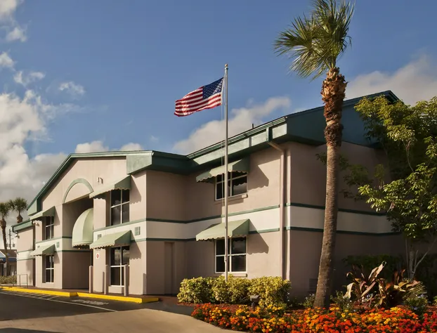 Super 8 by Wyndham Kissimmee hotel detail image 4