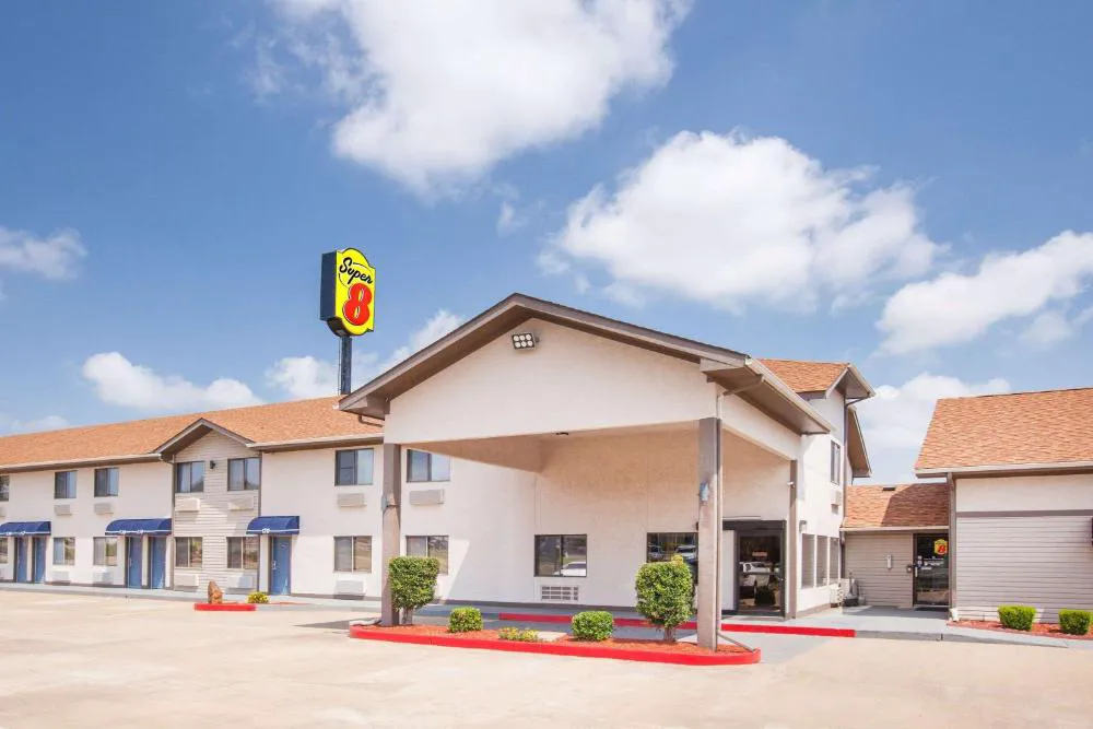 Super 8 by Wyndham Van Buren/Ft. Smith Area hotel hero