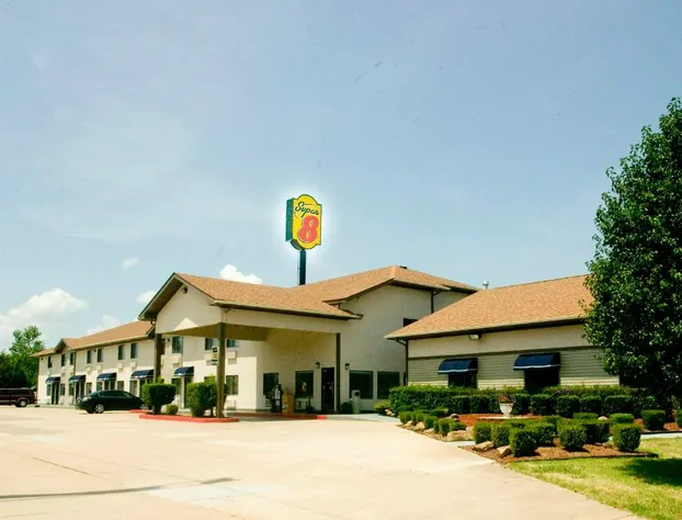 Super 8 by Wyndham Van Buren/Ft. Smith Area hotel detail image 1
