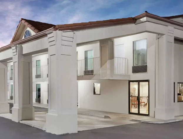 Super 8 by Wyndham Ringgold/Chattanooga Area hotel detail image 2