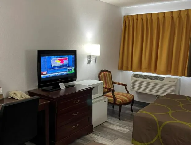 Super 8 by Wyndham Trinidad hotel detail image 3