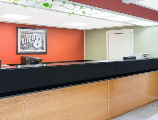 Super 8 by Wyndham Dothan hotel detail image 2