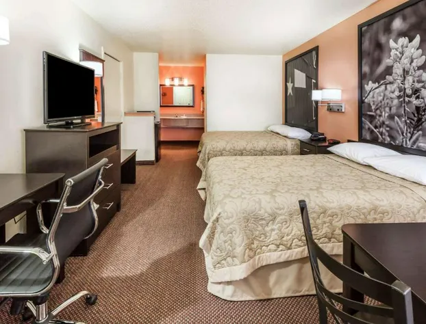 Premier Inn Palestine hotel detail image 4