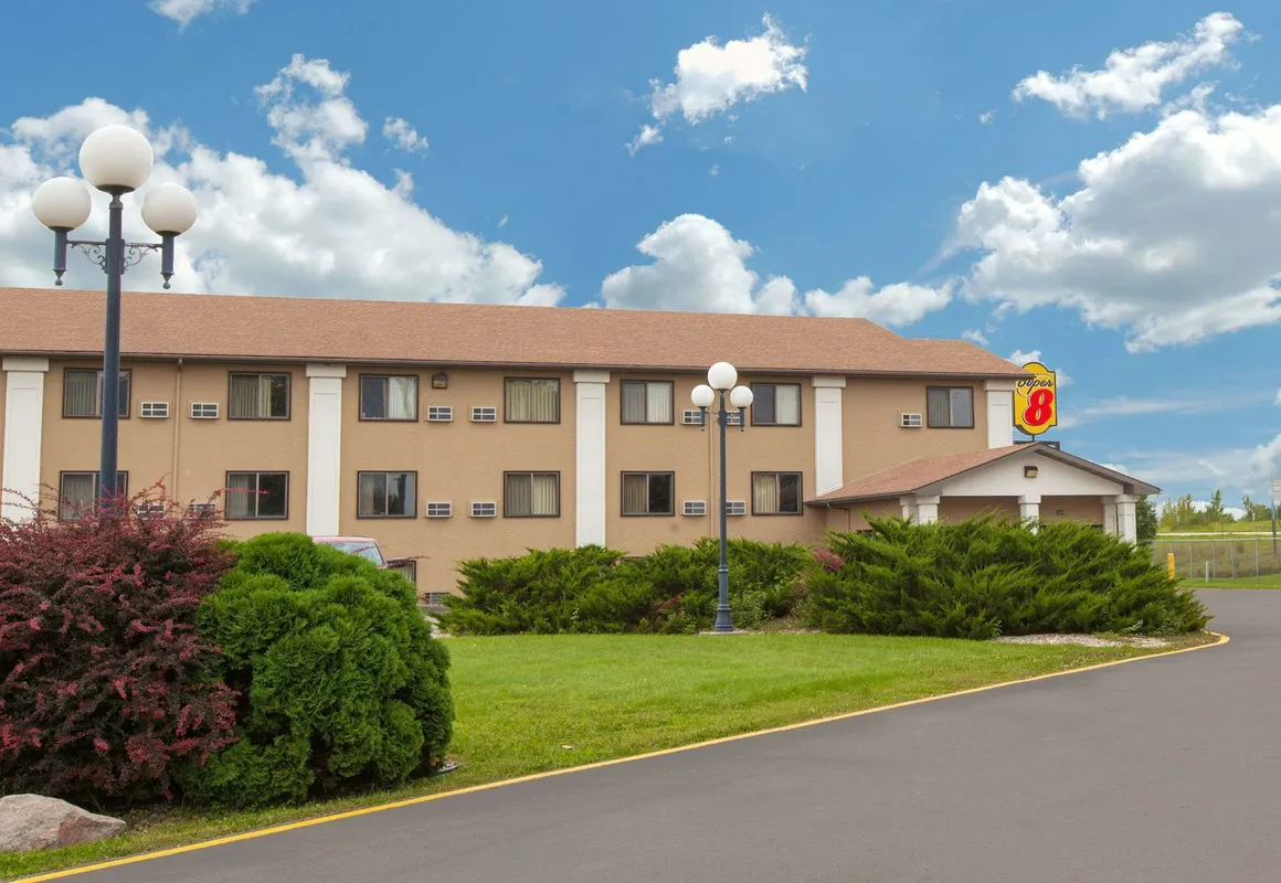 Super 8 by Wyndham Clear Lake hotel hero