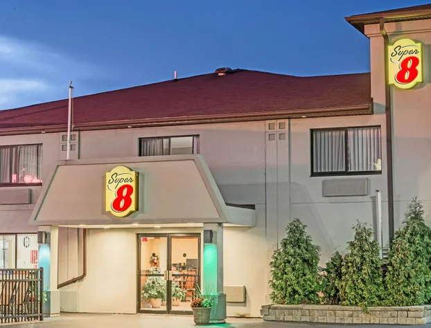 Super 8 by Wyndham Niagara Falls NY hotel detail image 1