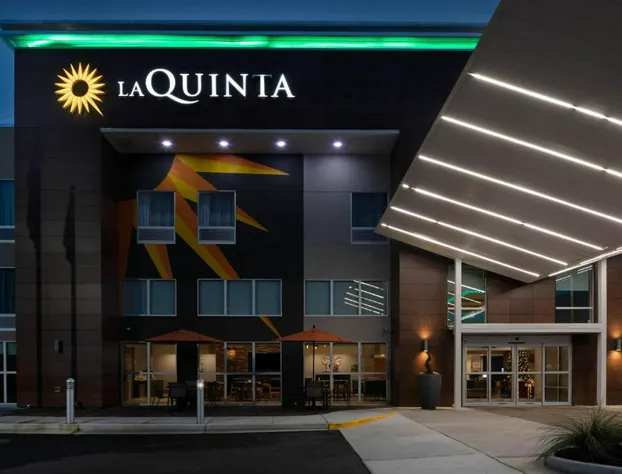 La Quinta Inn & Suites by Wyndham Perry hotel detail image 1