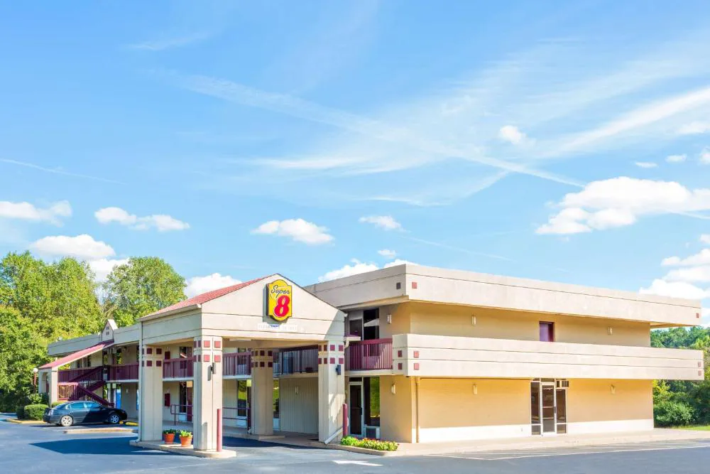 Super 8 by Wyndham Commerce hotel hero