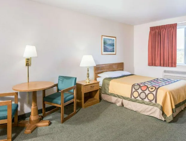 Super 8 by Wyndham West Middlesex/Sharon Area hotel detail image 4