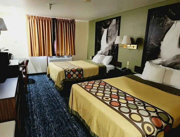 Super 8 by Wyndham Rawlins hotel detail image 4