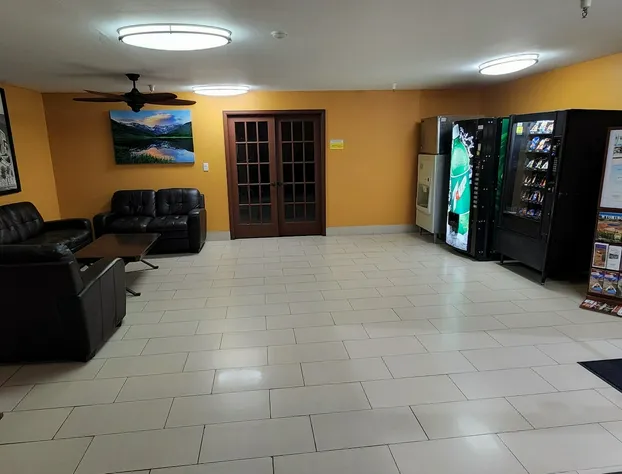 Super 8 by Wyndham Rawlins hotel detail image 2