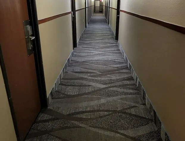 Super 8 by Wyndham Rawlins hotel detail image 3