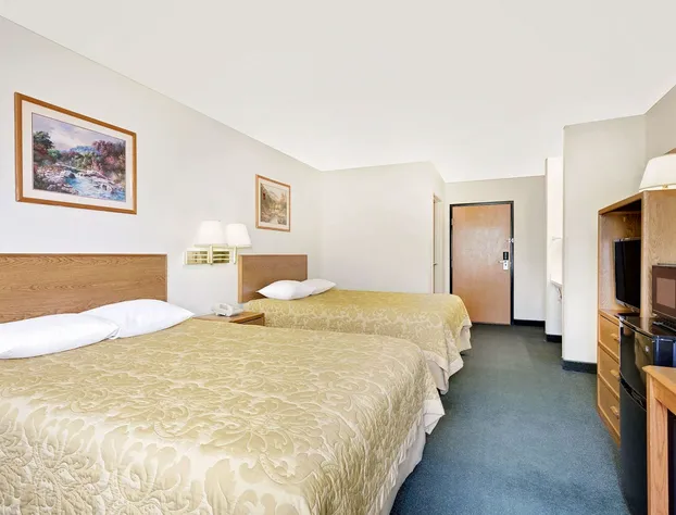 Super 8 by Wyndham Battle Mountain hotel detail image 3