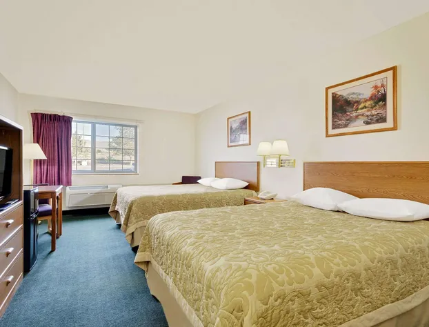 Super 8 by Wyndham Battle Mountain hotel detail image 4