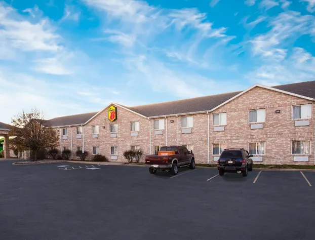 Super 8 by Wyndham Remington hotel detail image 2