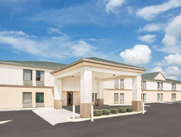 Super 8 by Wyndham Galesburg hotel detail image 1